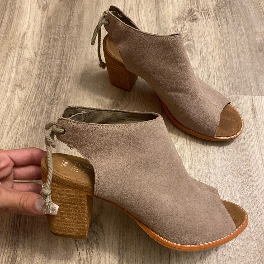 Toms Tan Elba Booties Peep Toe Suede Tassles Taupe Chunky Block Heel Mules | 8 - Picture 2 of 16